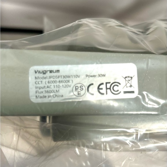 Viugreum 30w/110v LED Flood Light Warm White Outdoor Spotlight - JPD5PT30W/110V - Picture 9 of 9